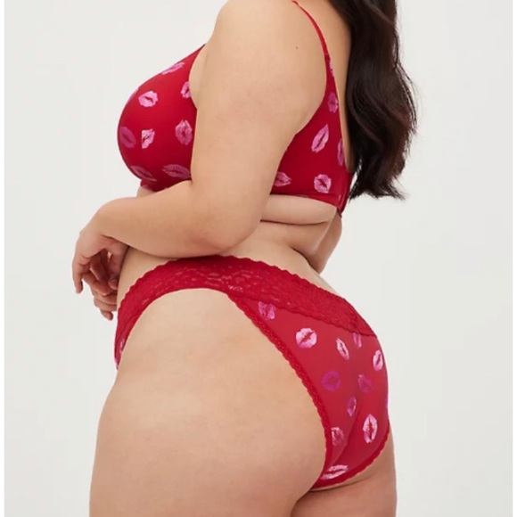 🆕Second Skin Red Lips Mid Rise Bikini Lace Trim Panty 2 2X 18 20 NWT Torrid New - Picture 4 of 5